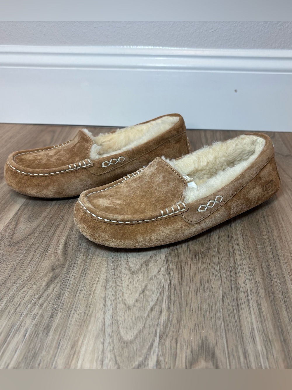 UGG Ansley Chestnut Suede Shearling-Lined Moccasins